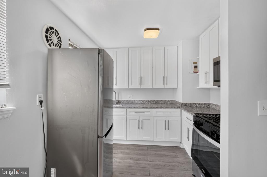 206 WEBSTER STREET NE Unit: 2