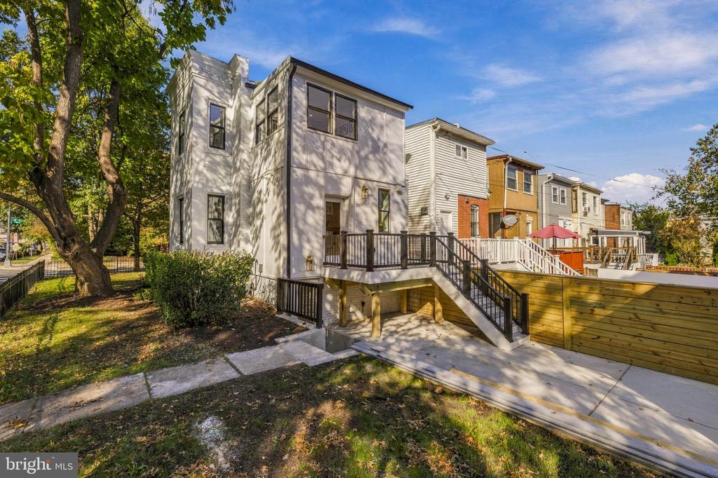 158 W STREET NW