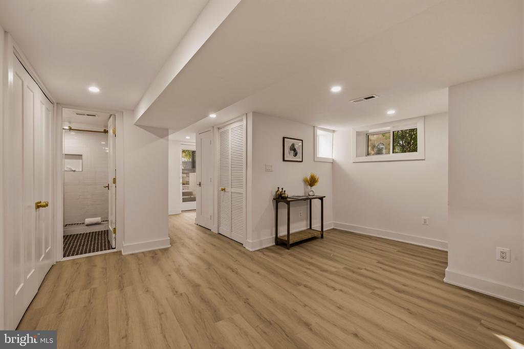 158 W STREET NW