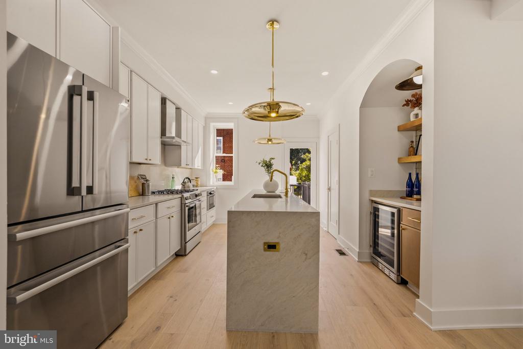158 W STREET NW