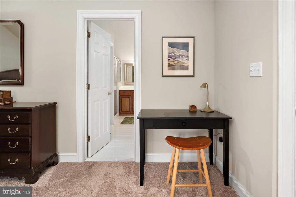 5 METZ WAY 19