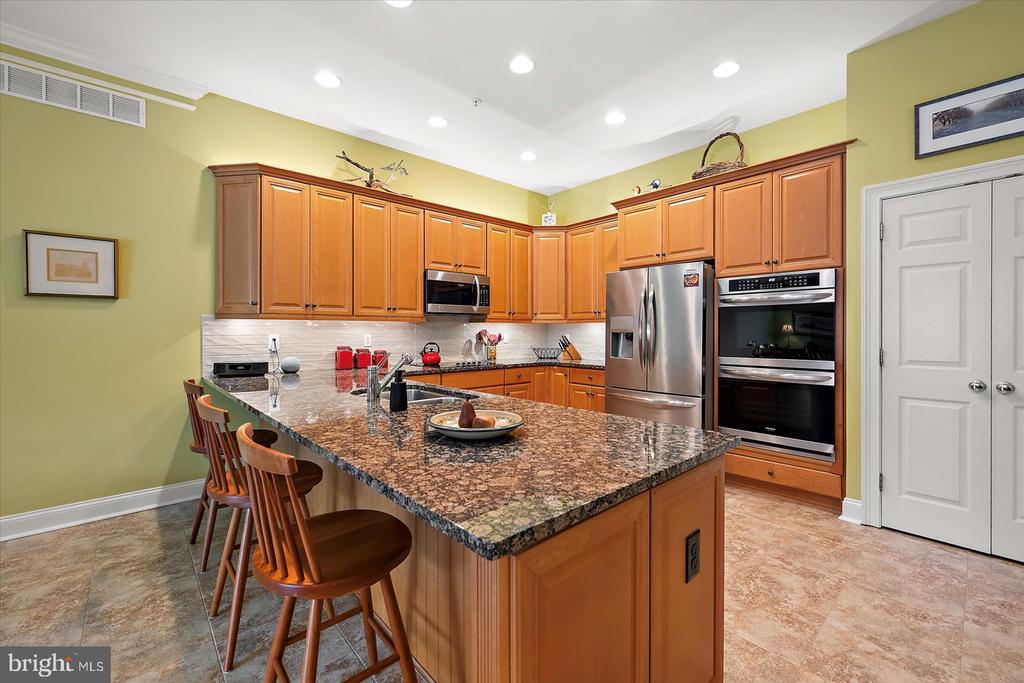 5 METZ WAY 19