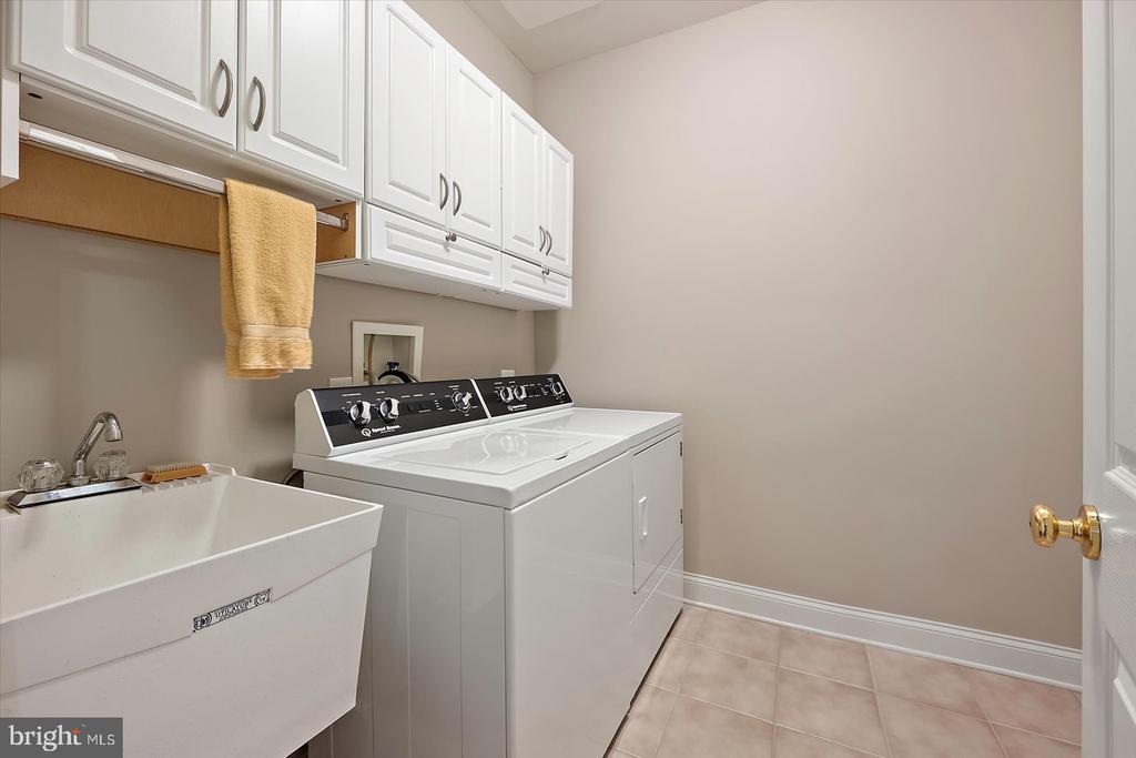 5 METZ WAY 19