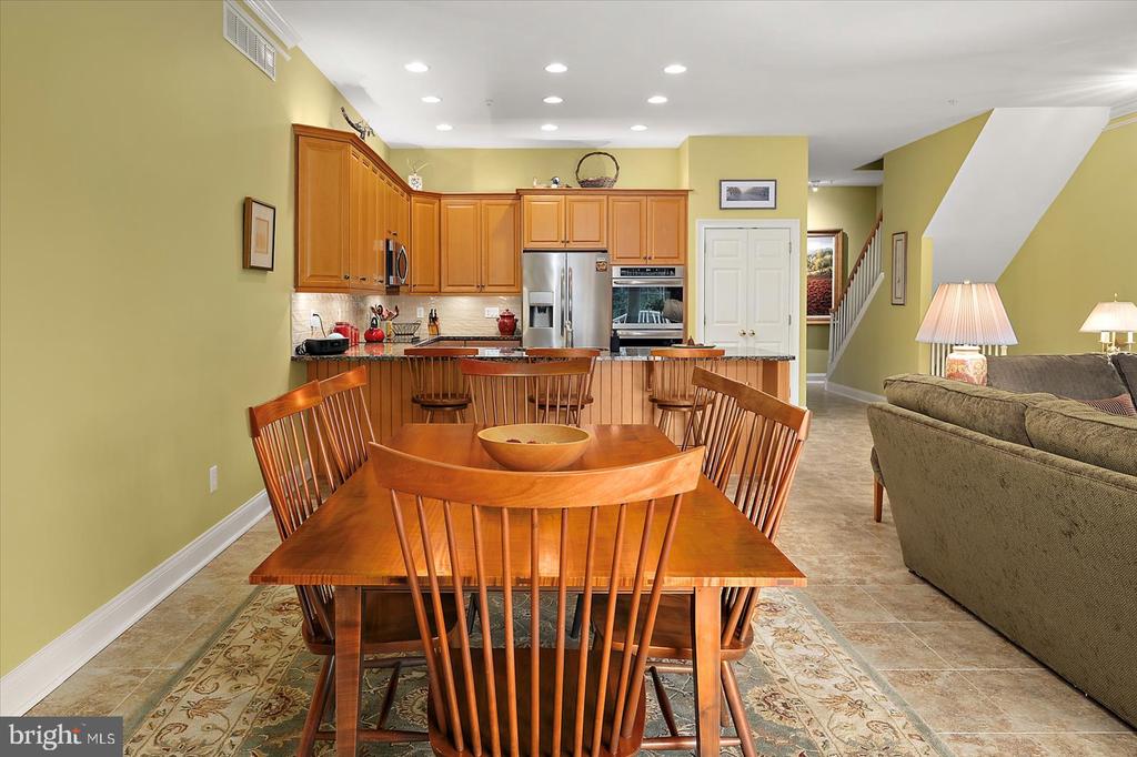 5 METZ WAY 19