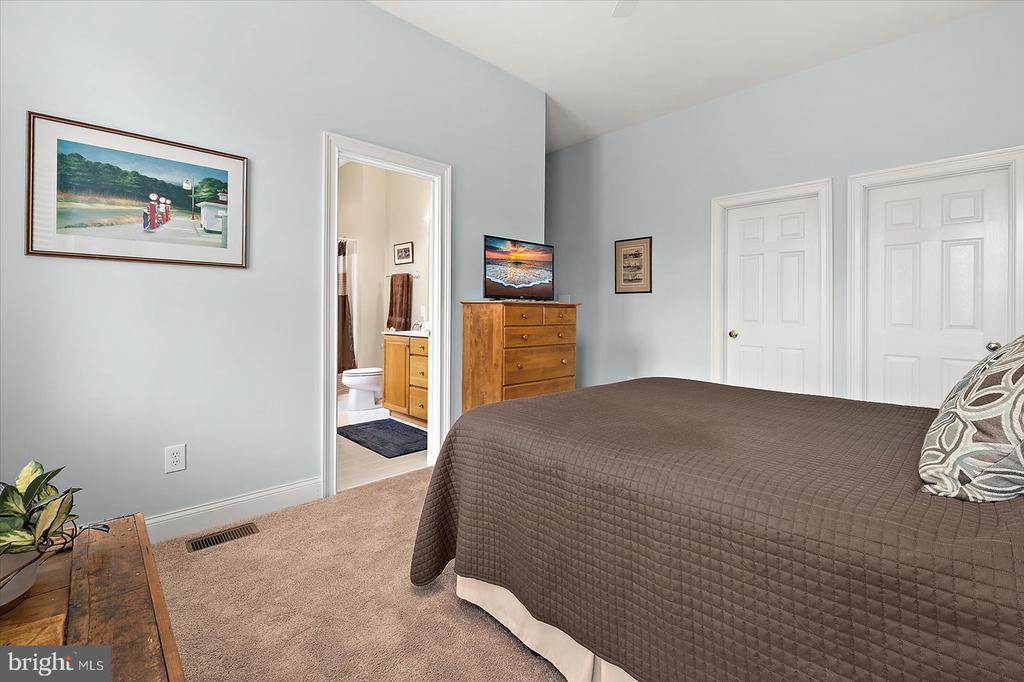 5 METZ WAY 19