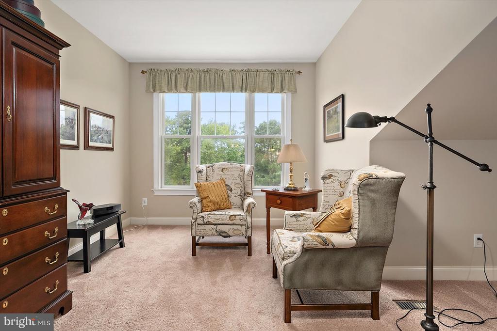 5 METZ WAY 19