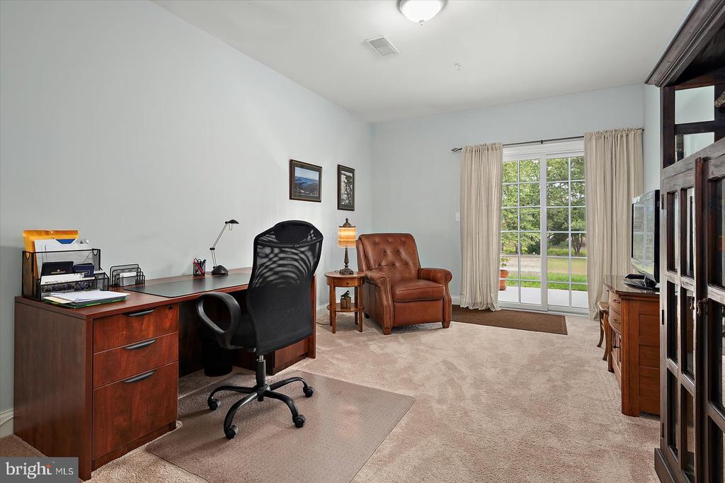 5 METZ WAY 19
