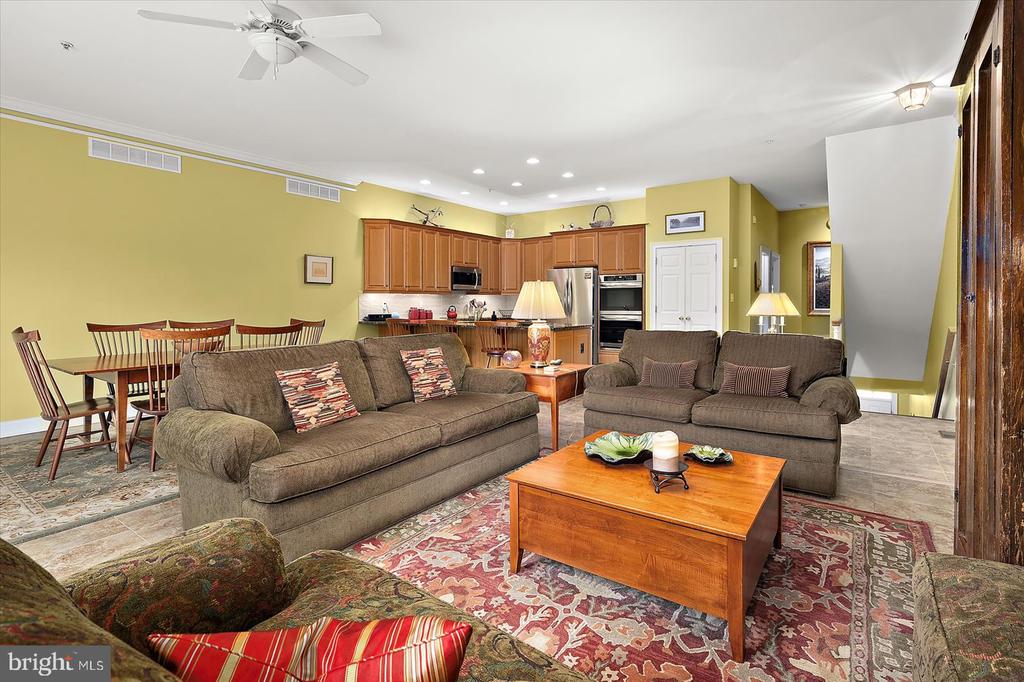 5 METZ WAY 19