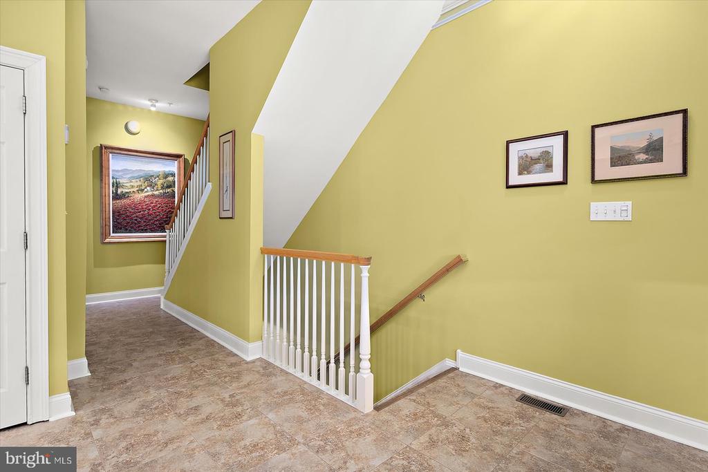 5 METZ WAY 19