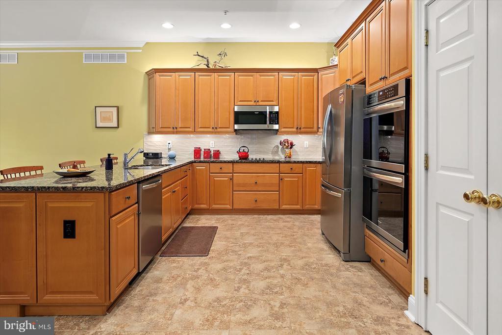 5 METZ WAY 19