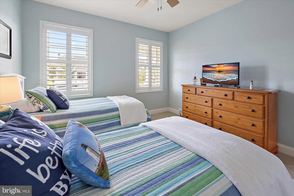 16125 ROCKPORT DRIVE