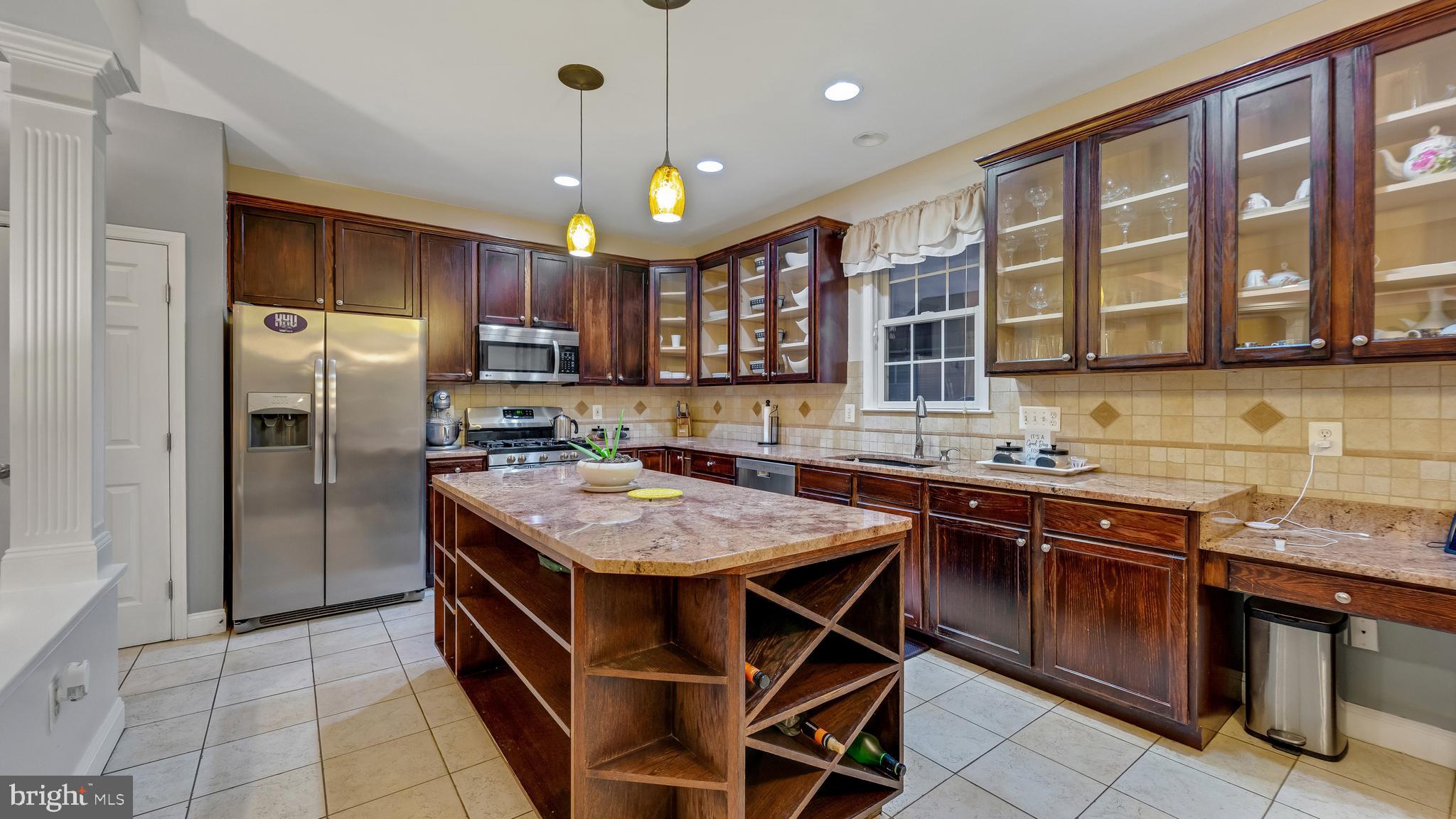 7814 COLDBROOKE