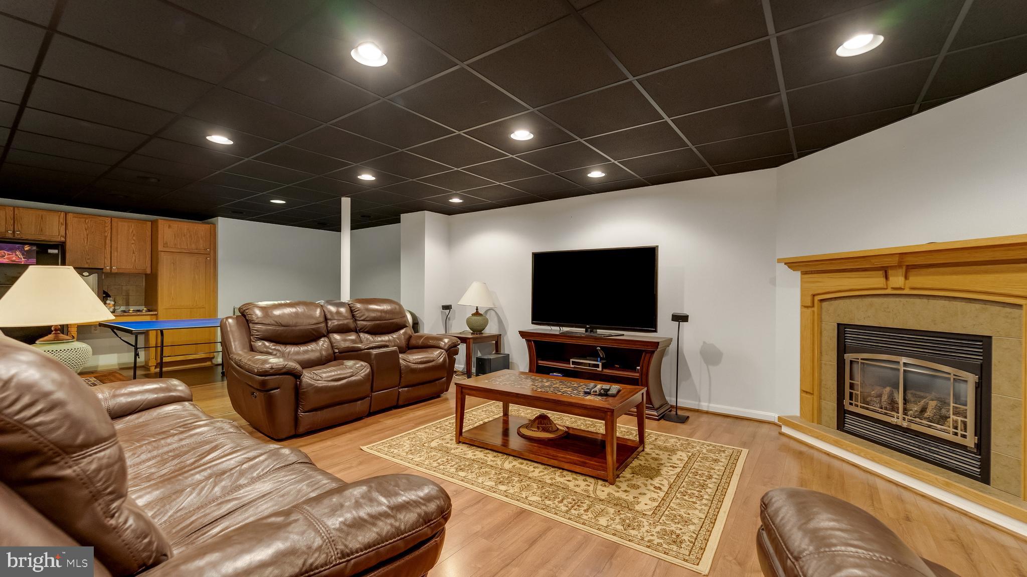7814 COLDBROOKE