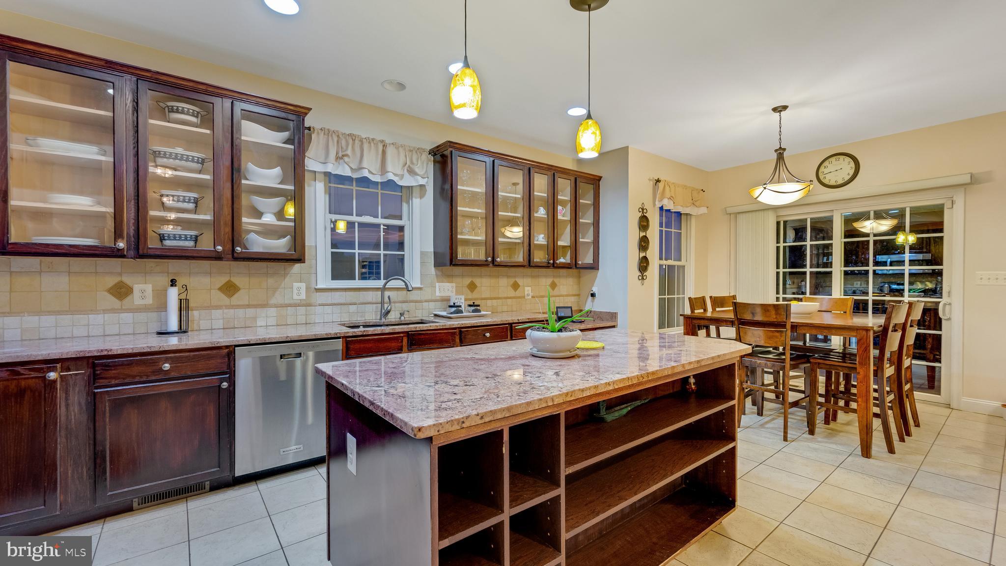 7814 COLDBROOKE