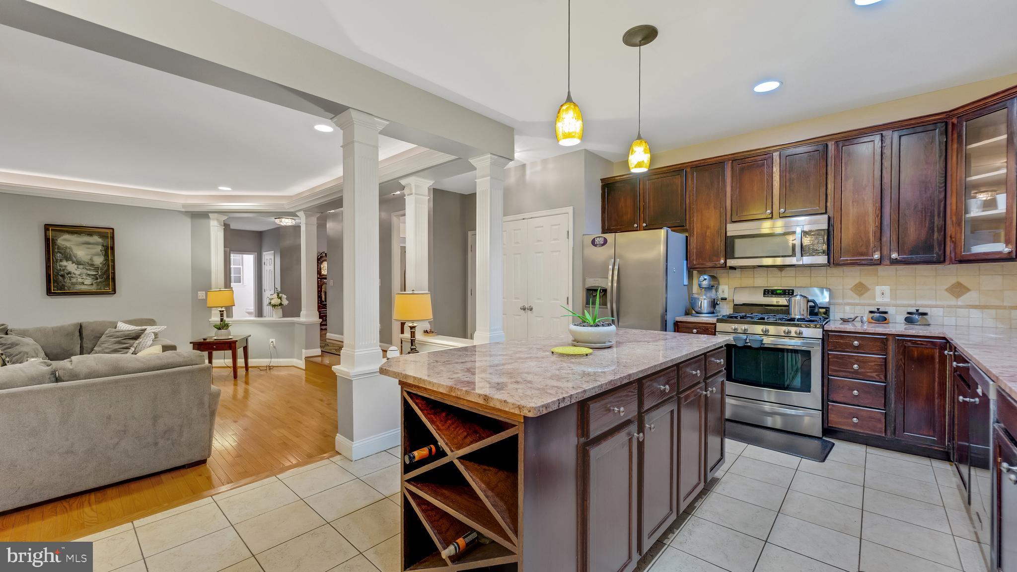 7814 COLDBROOKE