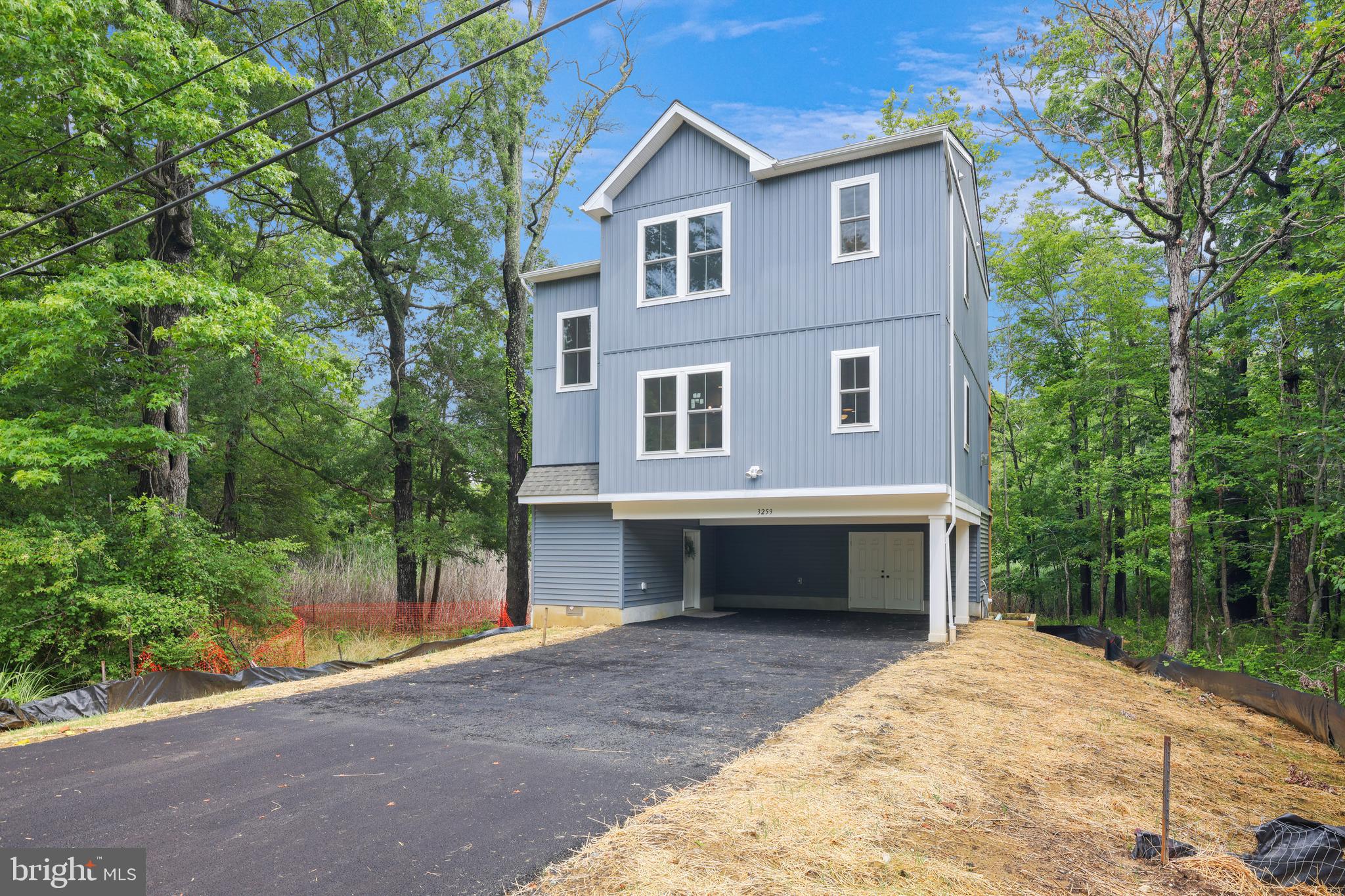 3259 ARUNDEL ON THE BAY ROAD