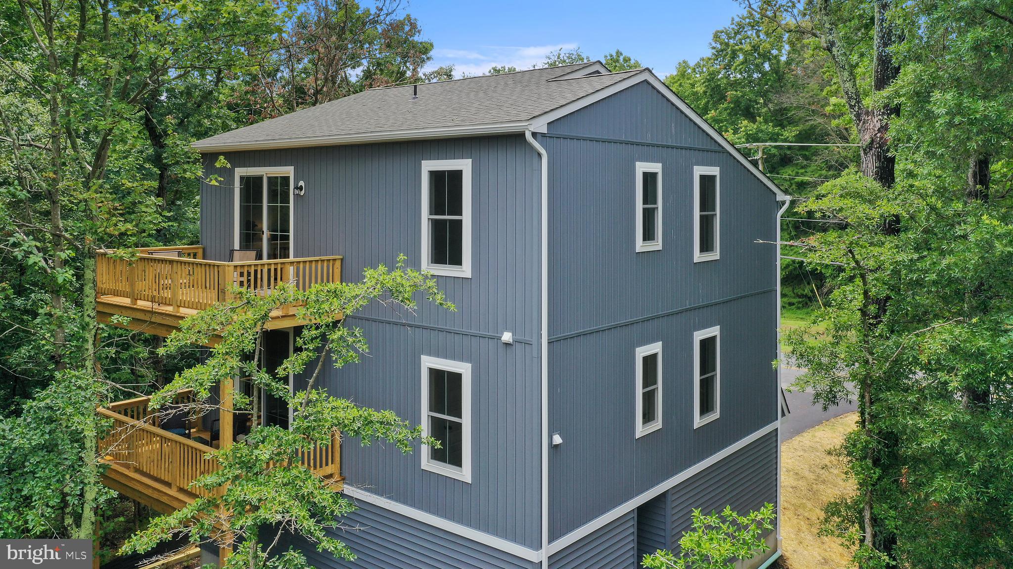3259 ARUNDEL ON THE BAY ROAD