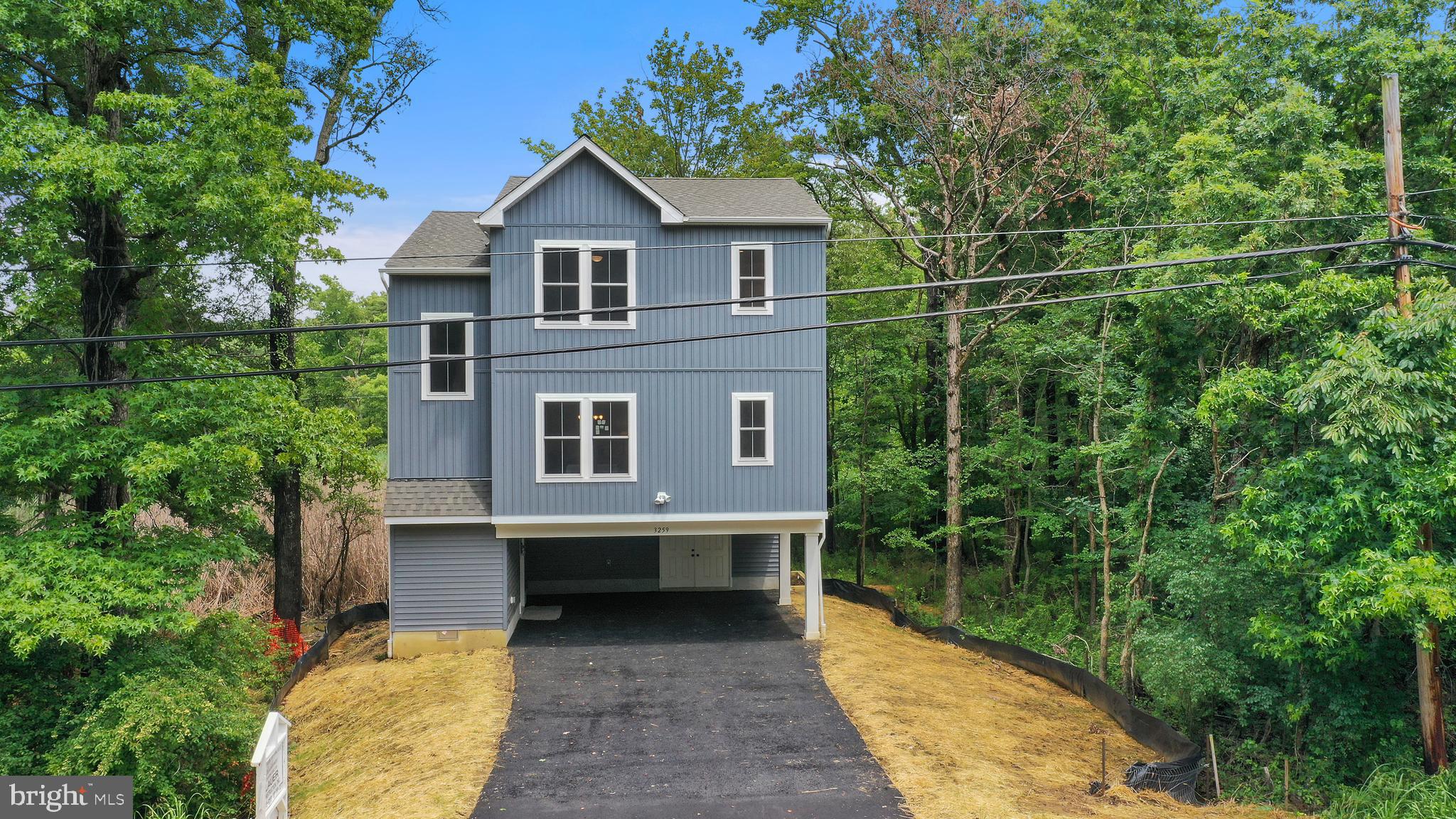 3259 ARUNDEL ON THE BAY ROAD