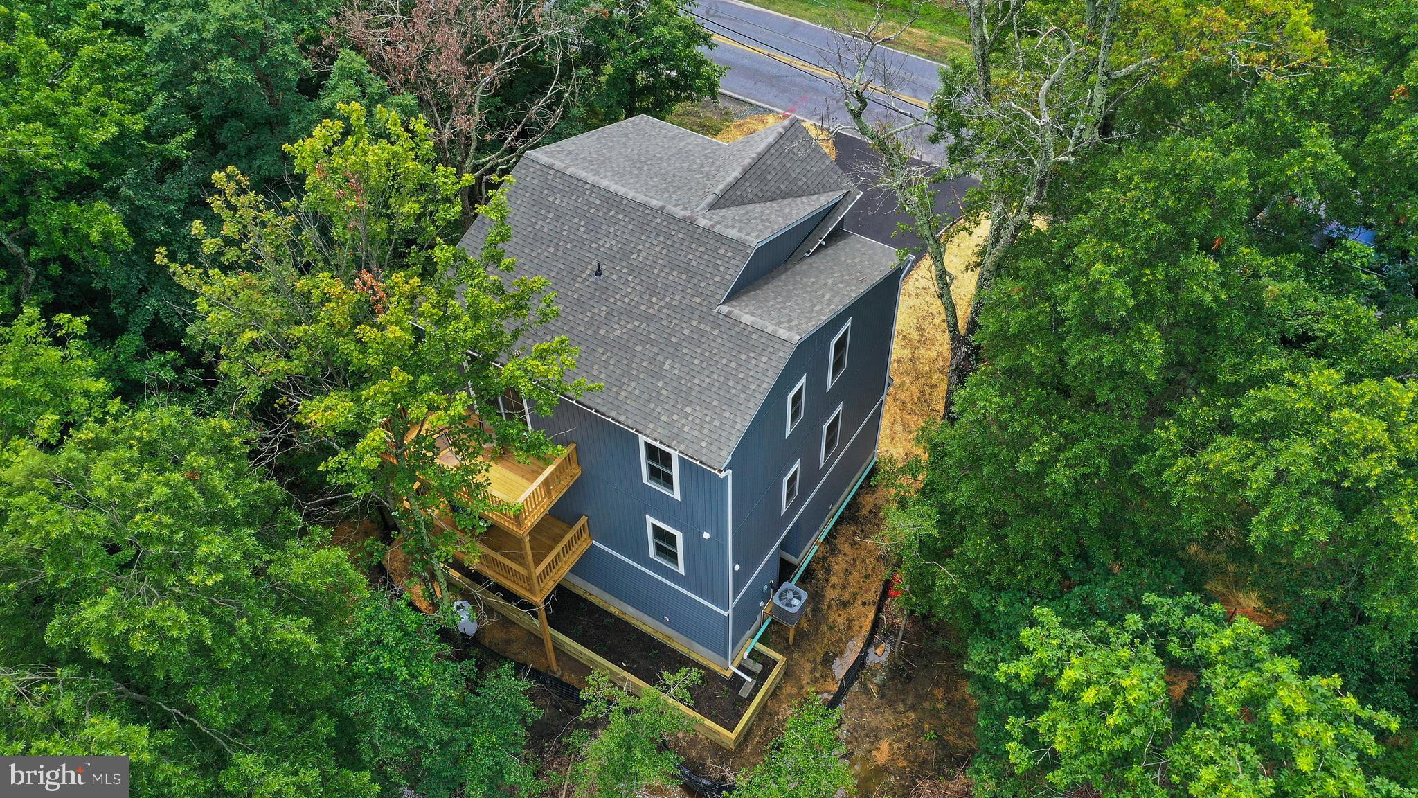 3259 ARUNDEL ON THE BAY ROAD