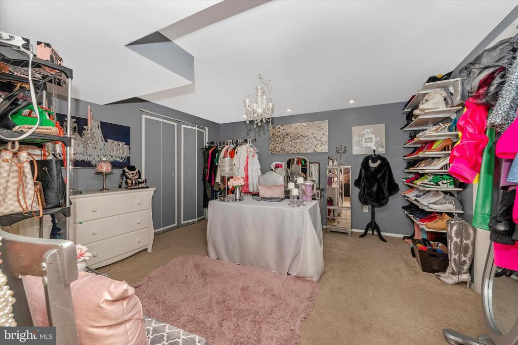 254 CROSS CREEK DRIVE