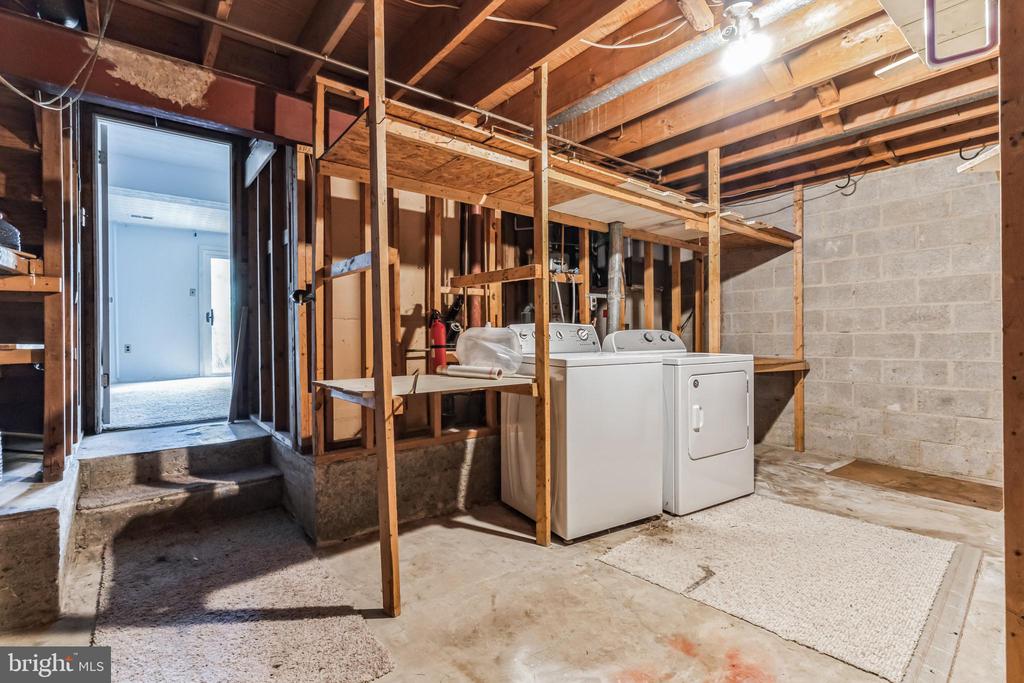 476 WORTHINGTON ROAD