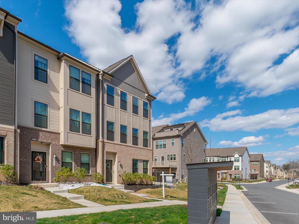 3329 WATERSHED BOULEVARD