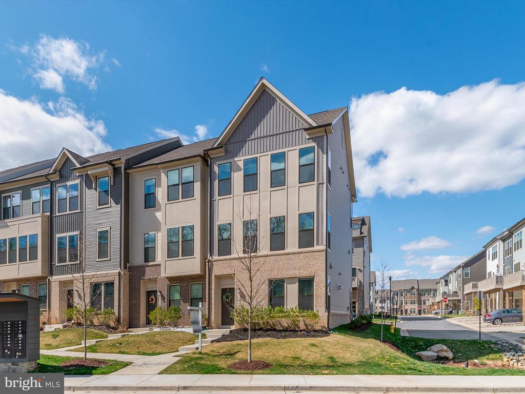 3329 WATERSHED BOULEVARD