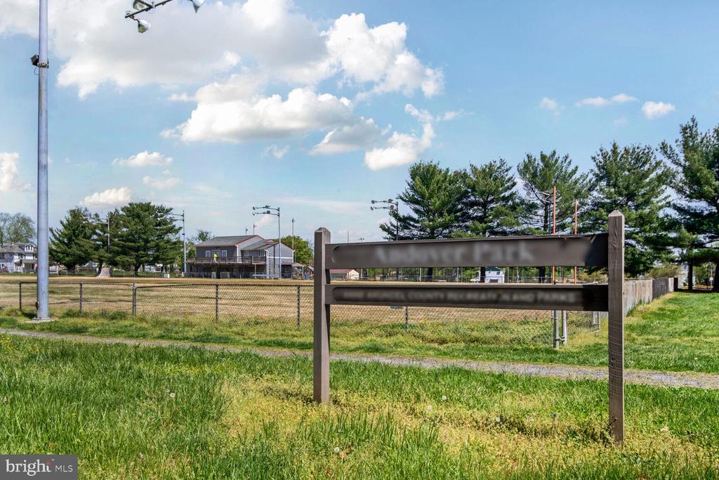 513 OAK GROVE ROAD