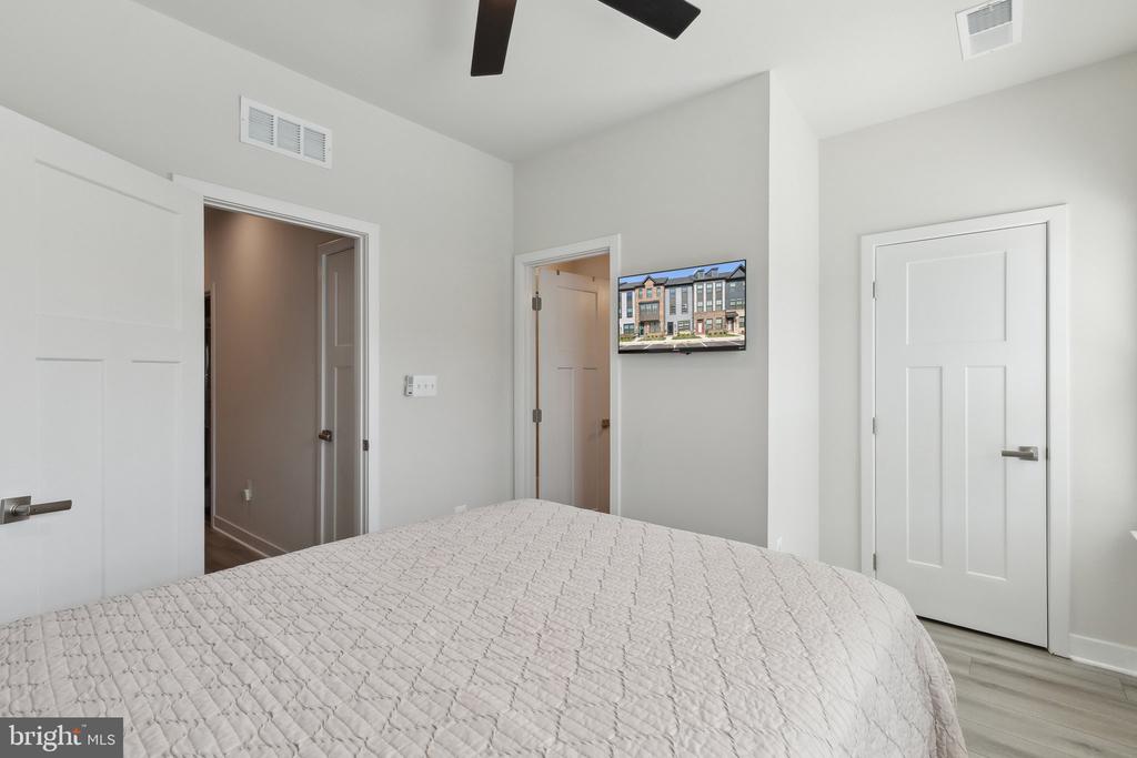 7828 YONA COURT