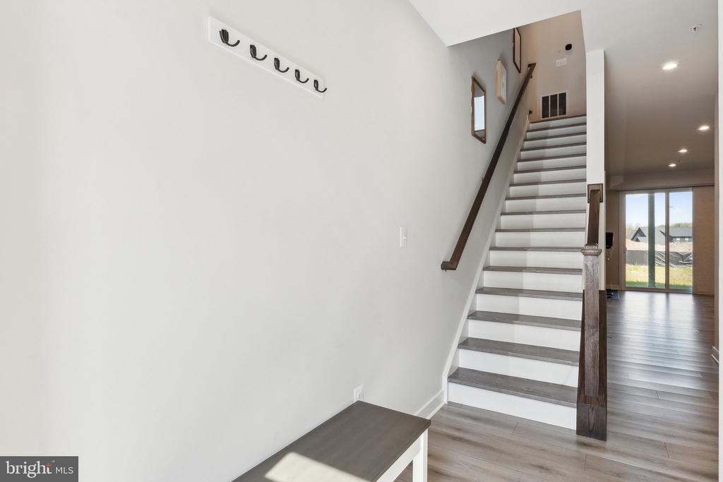 7828 YONA COURT
