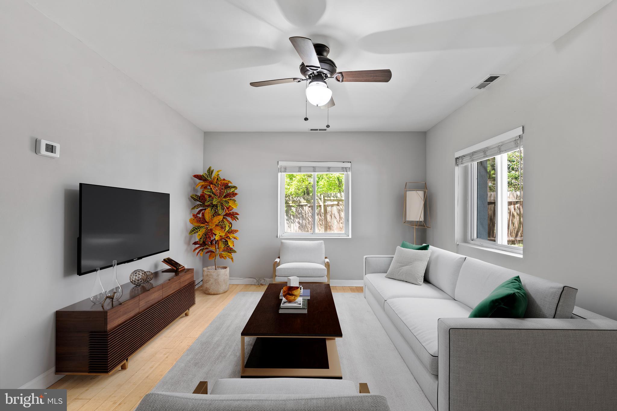 285 THOMPSON AVENUE E