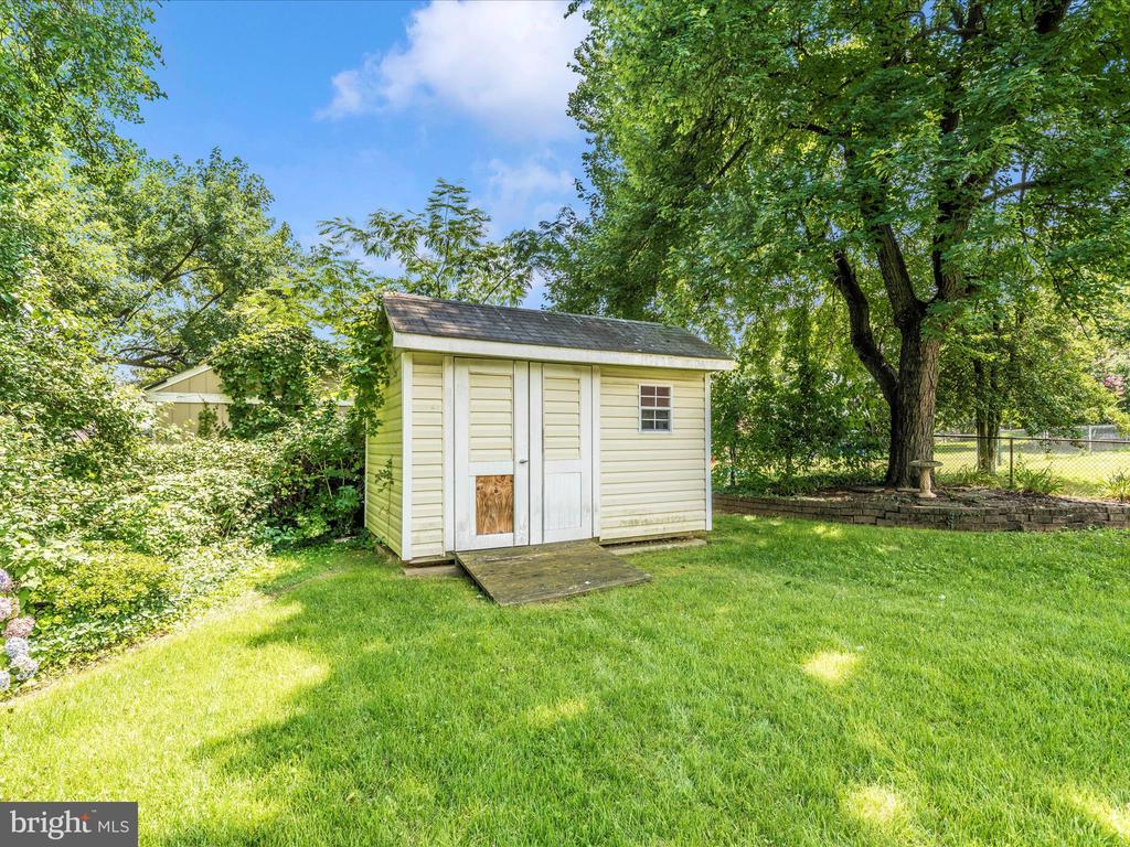 1 GREENWOOD AVENUE