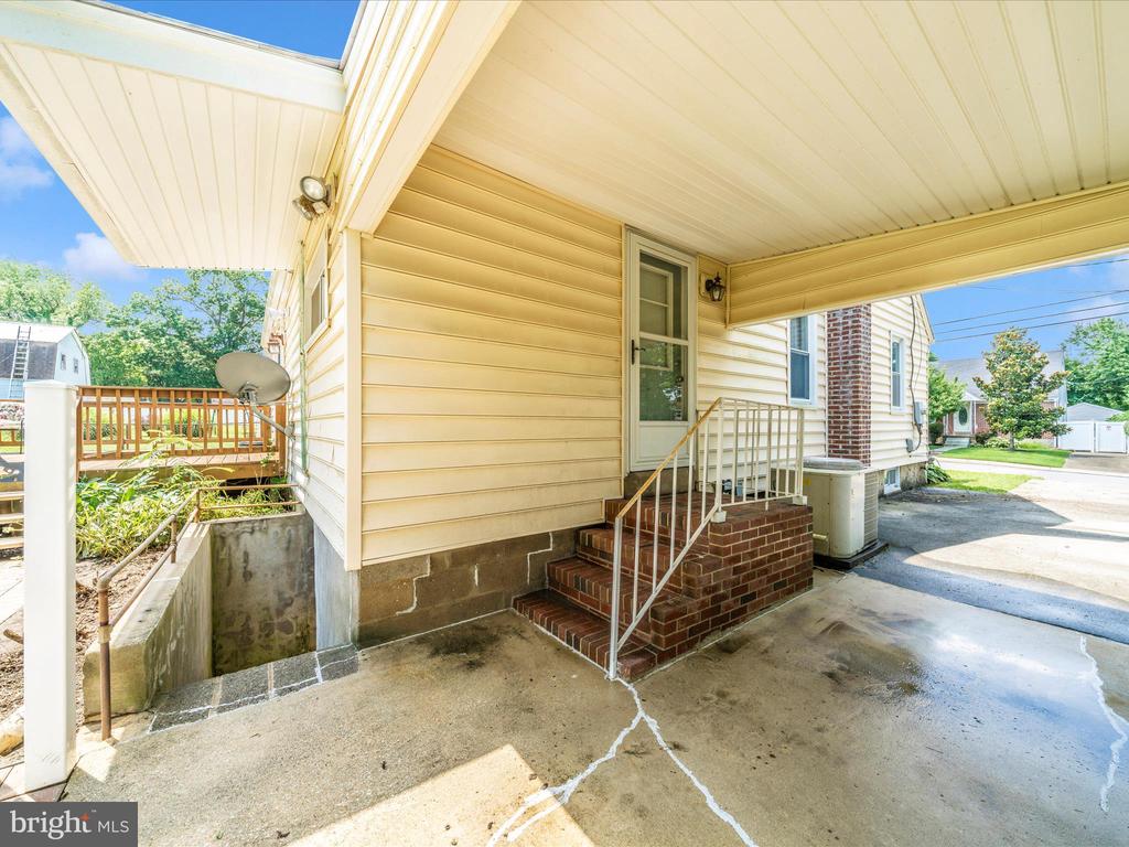 1 GREENWOOD AVENUE