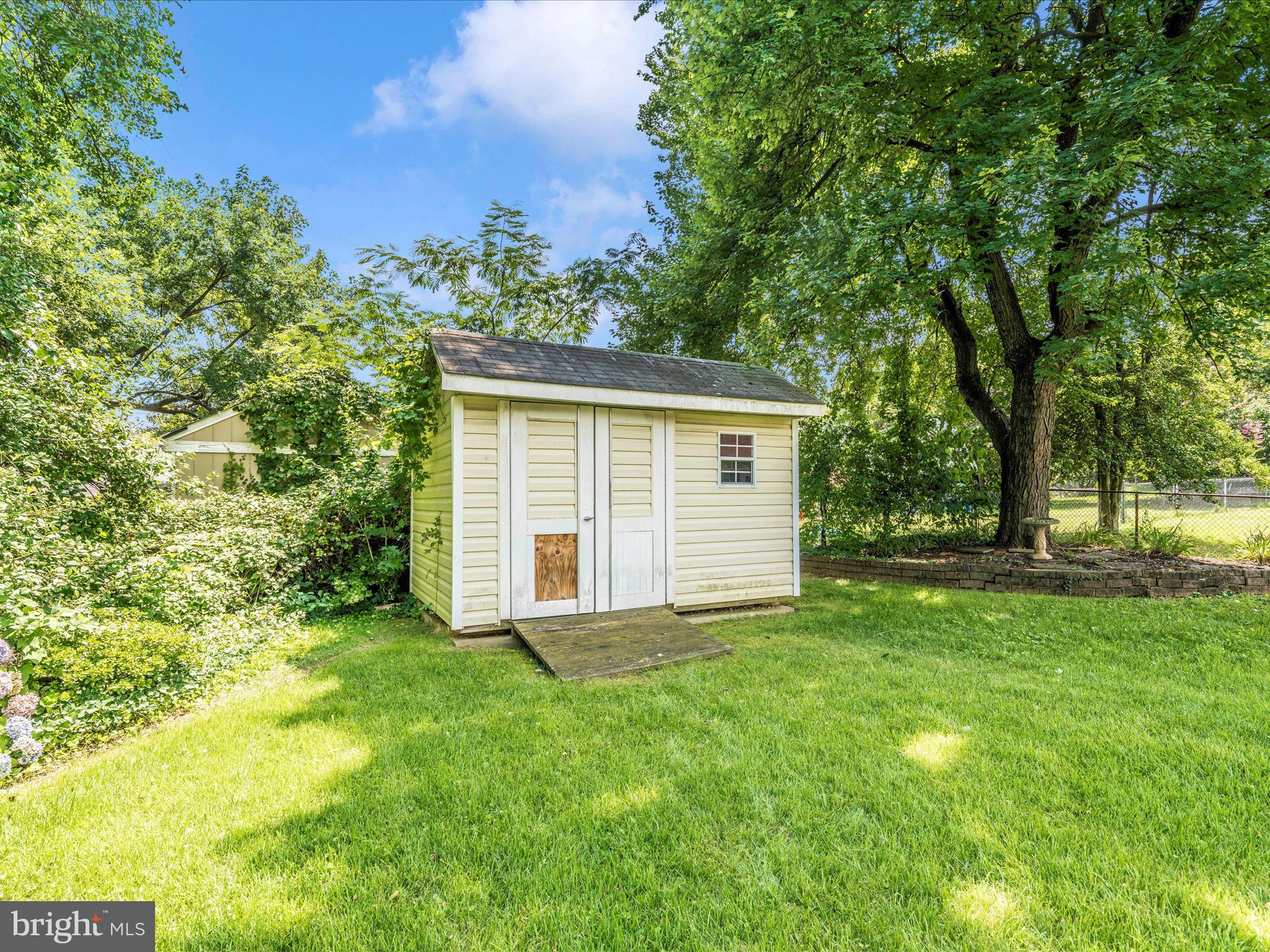 1 GREENWOOD AVENUE