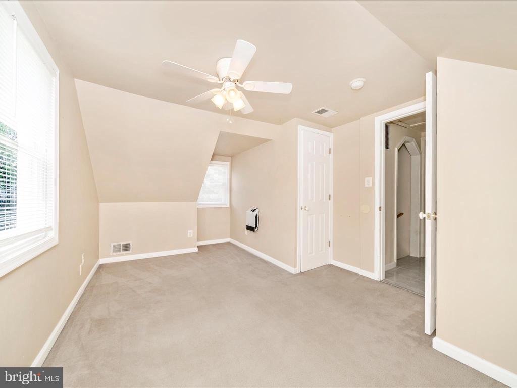 1 GREENWOOD AVENUE