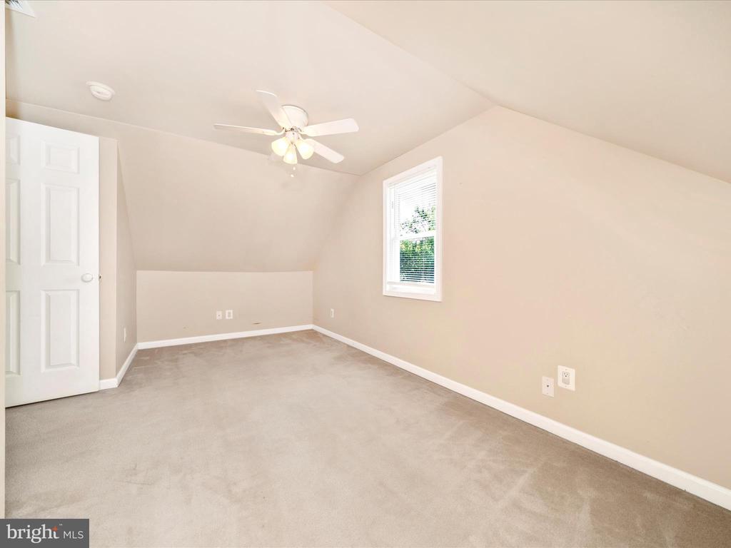 1 GREENWOOD AVENUE