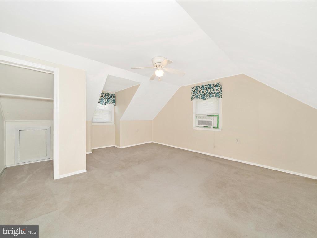1 GREENWOOD AVENUE