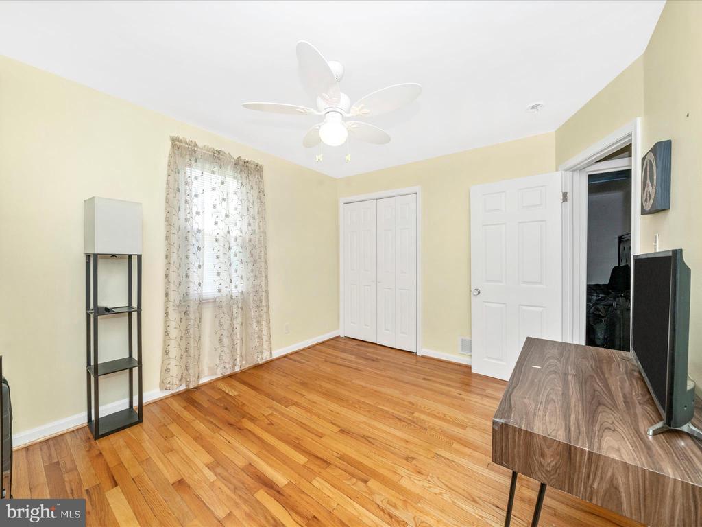 1 GREENWOOD AVENUE