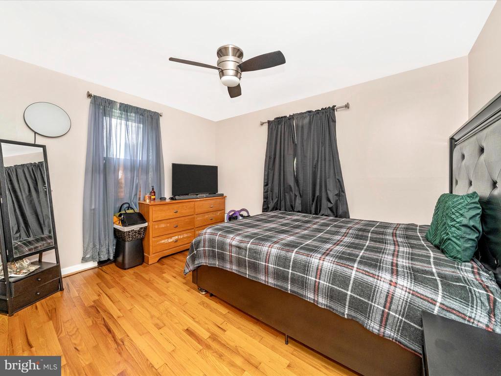 1 GREENWOOD AVENUE