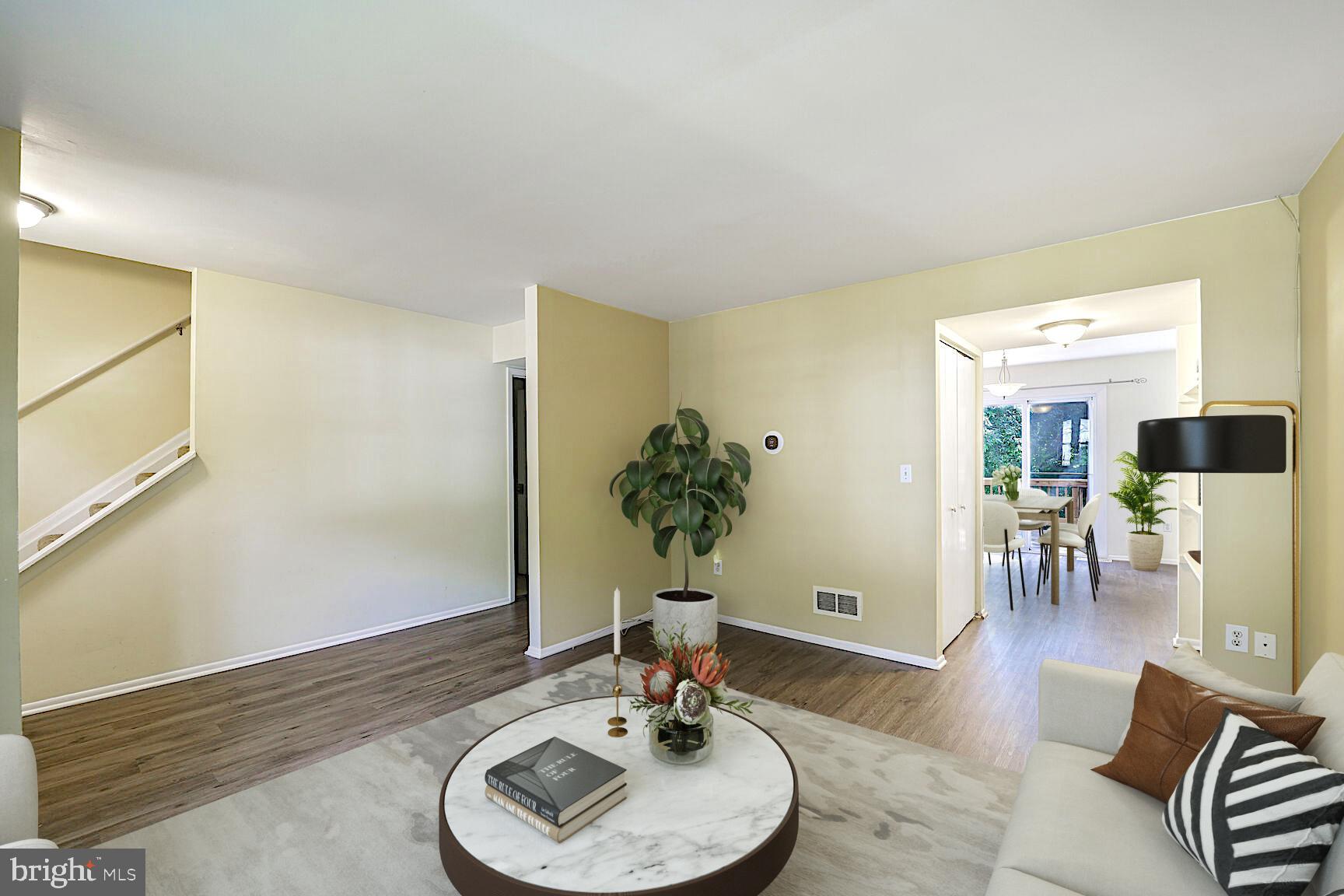 1105 RIVERBOAT COURT