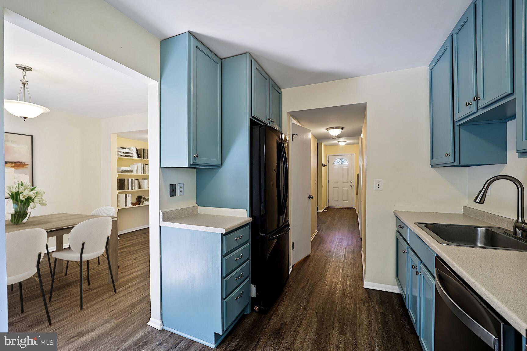 1105 RIVERBOAT COURT