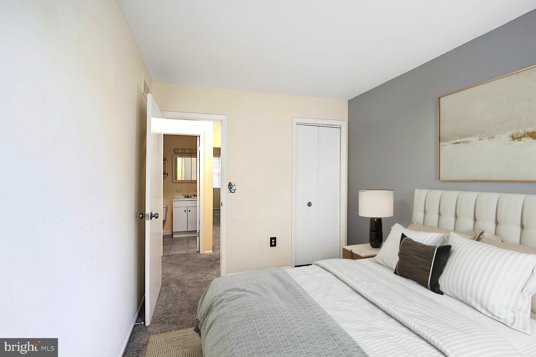 1105 RIVERBOAT COURT