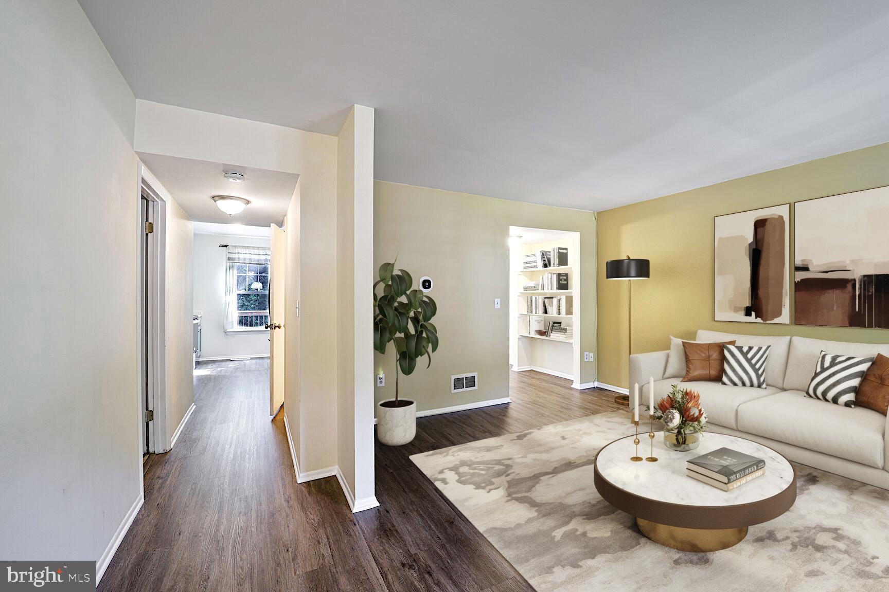 1105 RIVERBOAT COURT