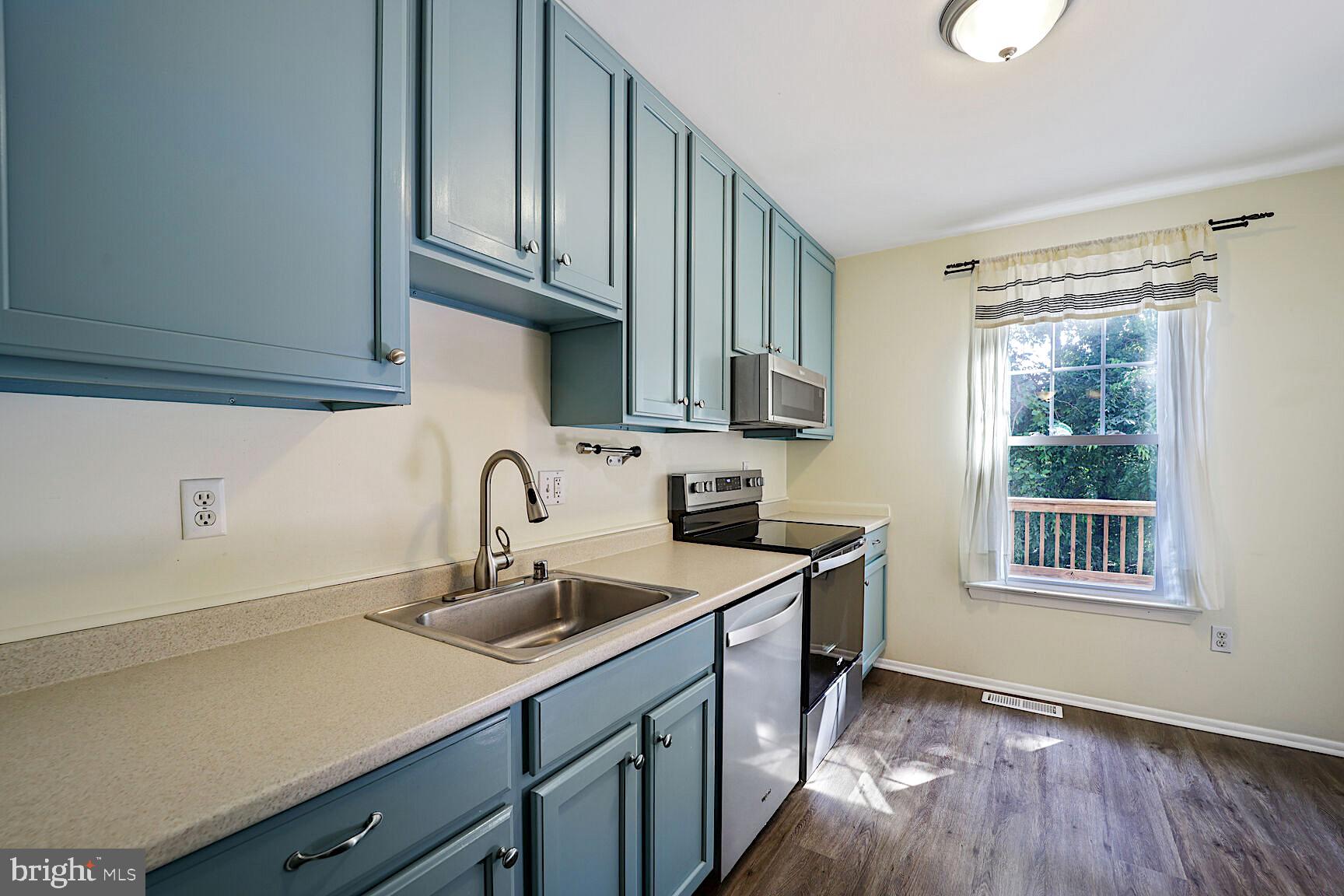 1105 RIVERBOAT COURT