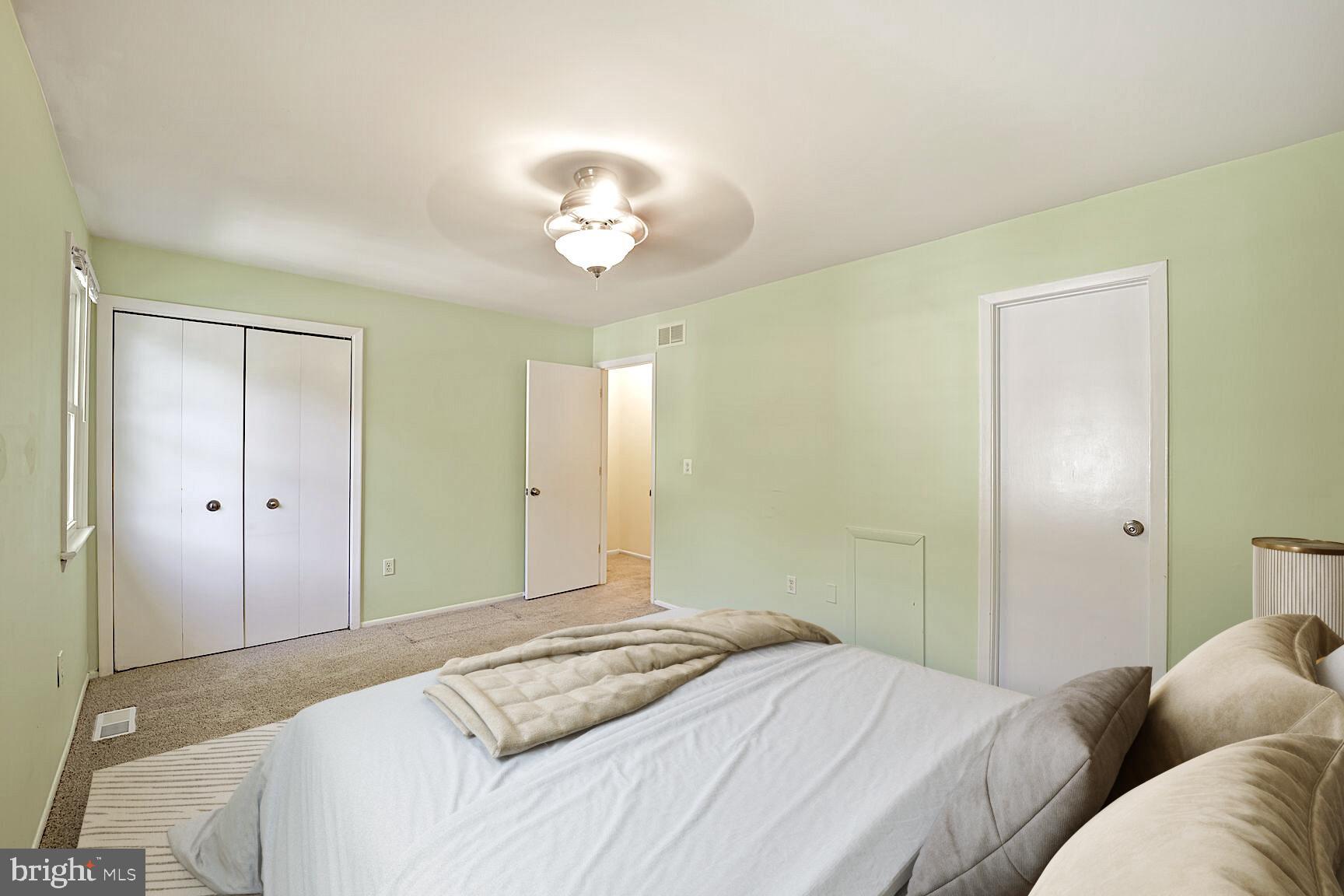 1105 RIVERBOAT COURT