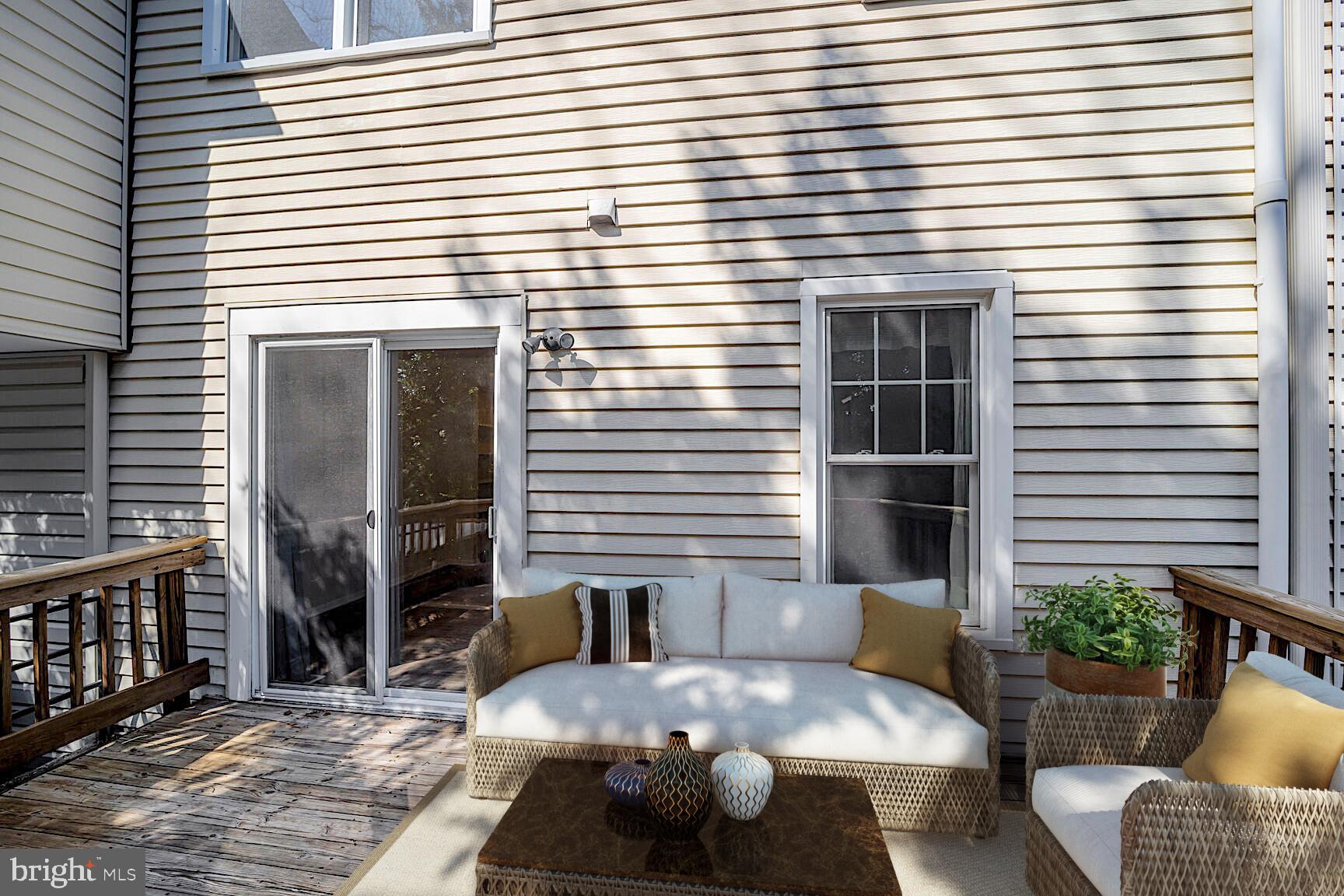 1105 RIVERBOAT COURT