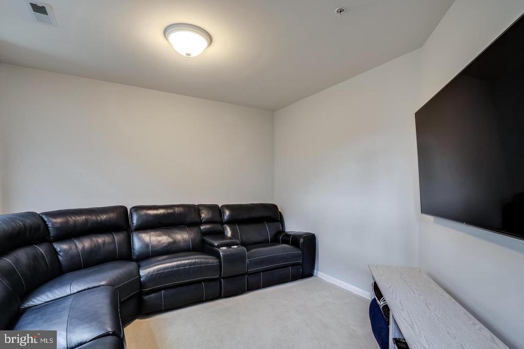 1772 COMPTON COURT