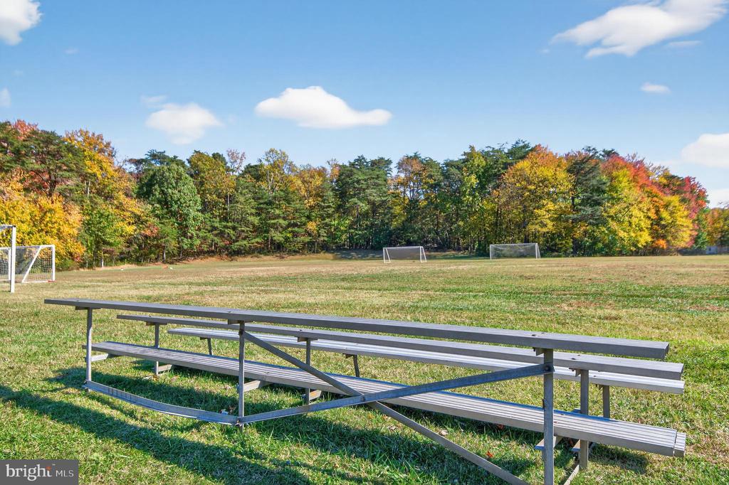 2044 ORCHARD AVENUE