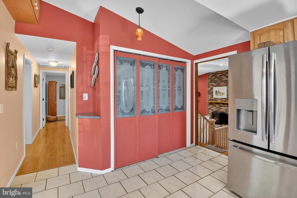 2044 ORCHARD AVENUE