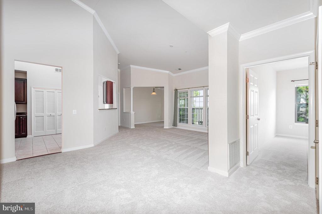 1624 HARDWICK COURT 402